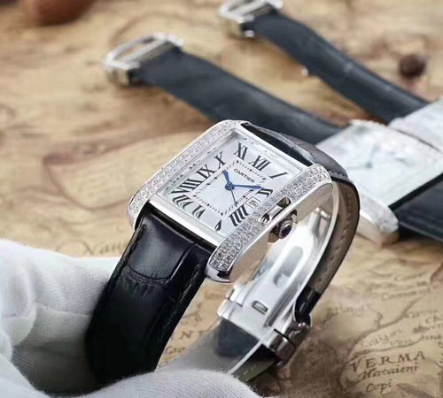 カルティエ時計正面デザイン